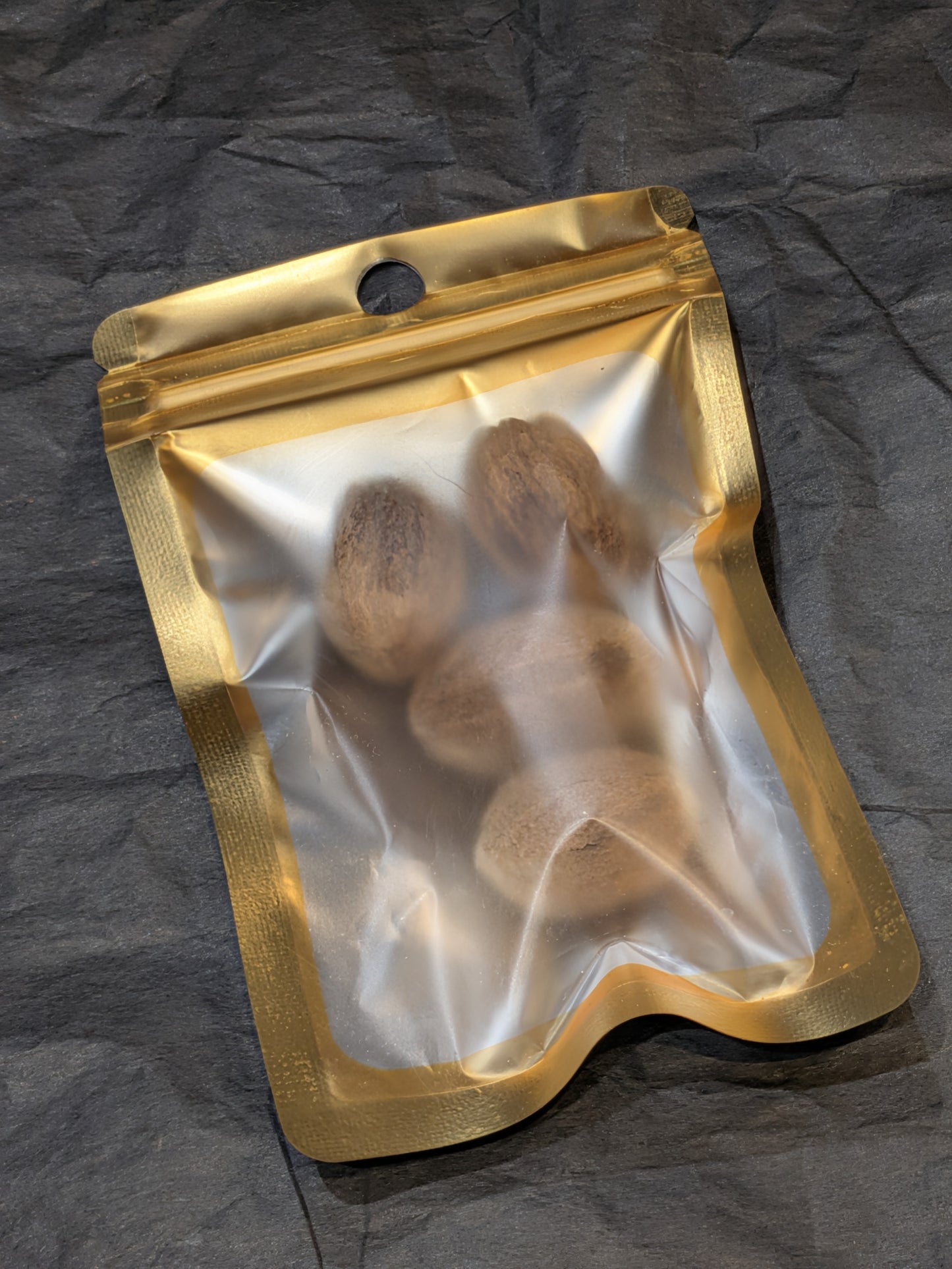 4 noix de muscade entière - Josie'S Sweet Caviar