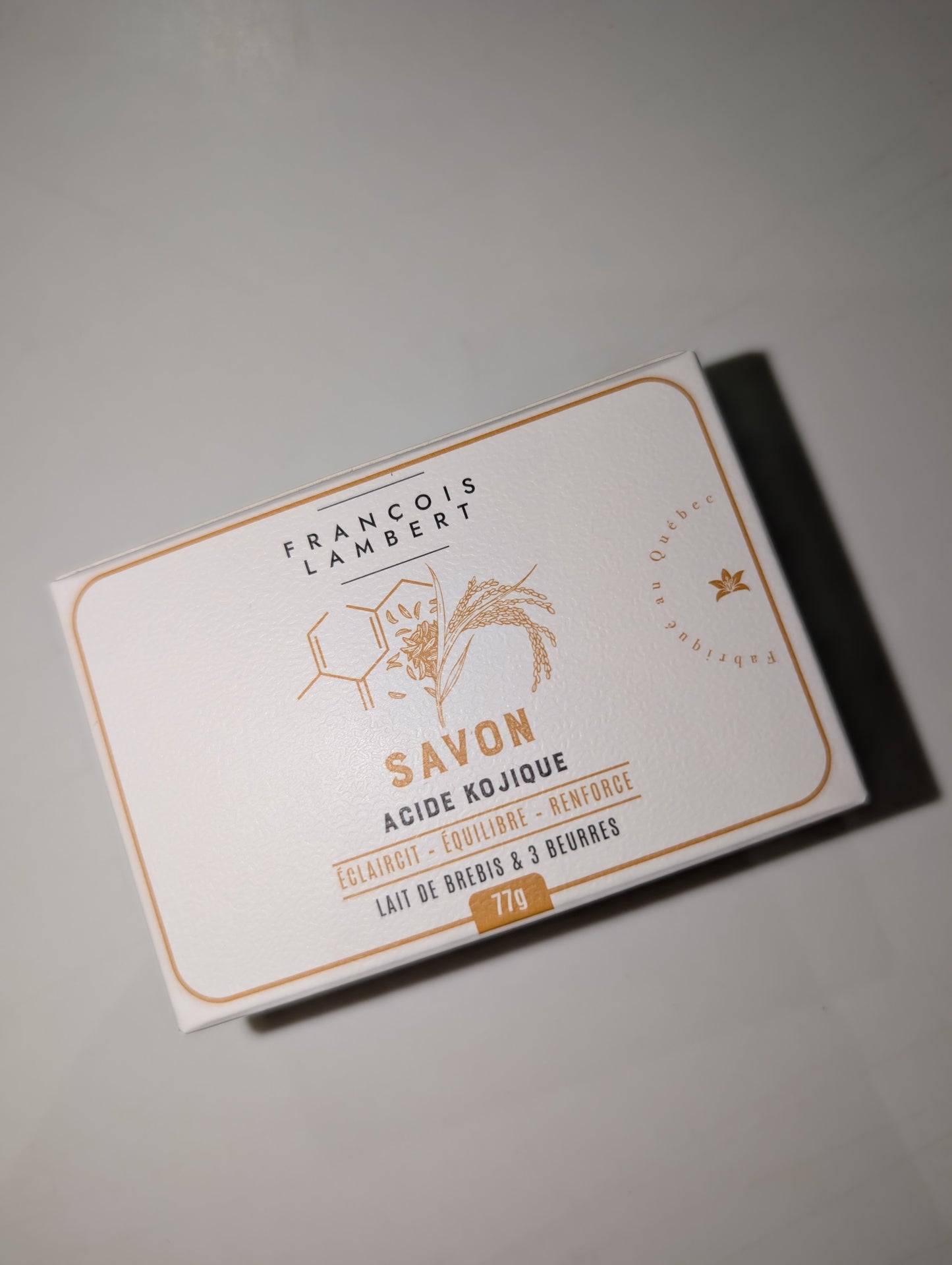 Savon Éclaircissant Naturel au Lait de Brebis – Acide Kojique, Réglisse & Sel de la Mer Morte 77g François Lambert