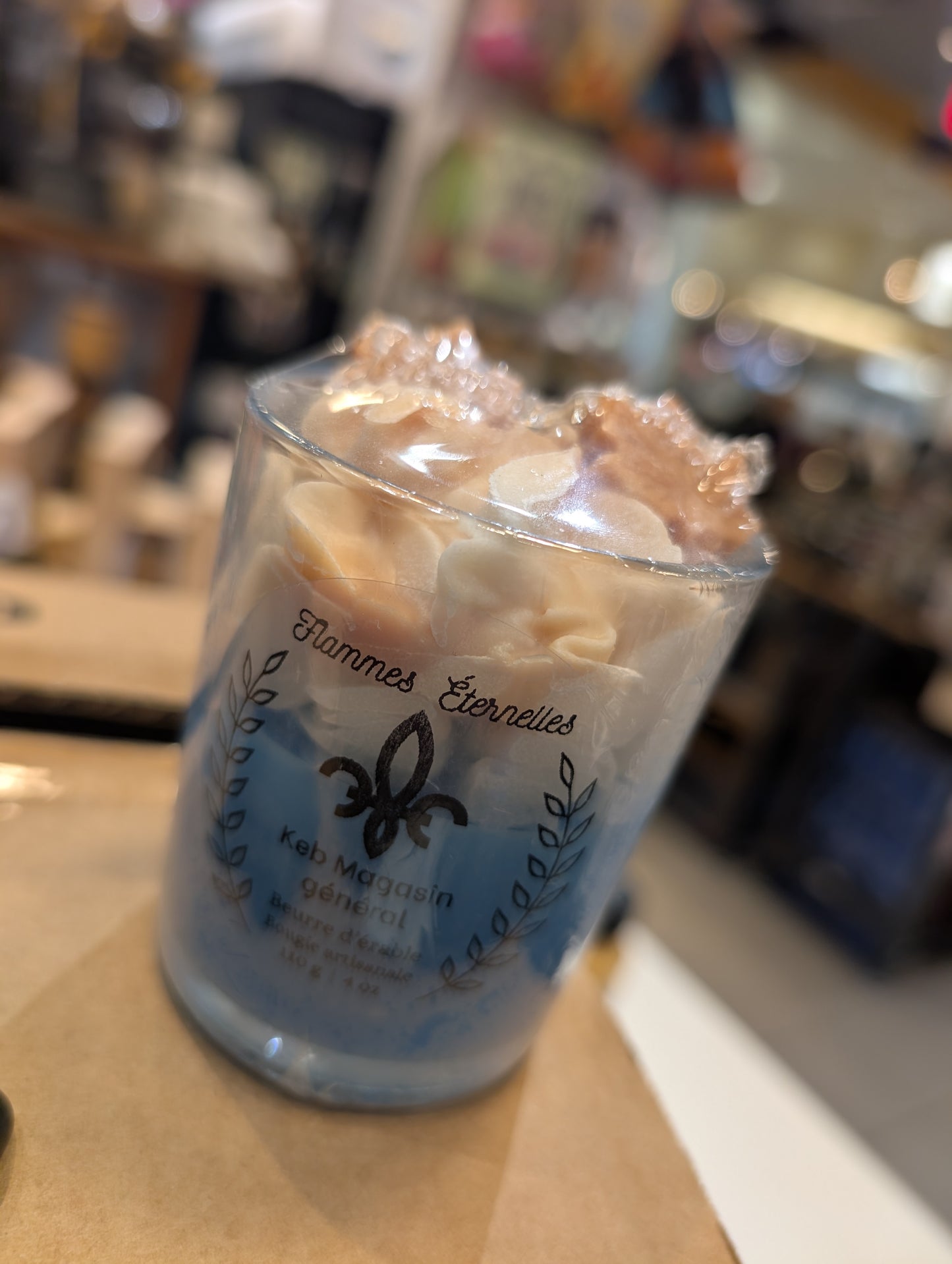 Bougie au parfum de biscuits d'érable - flammes éternelles X KEB magasin général