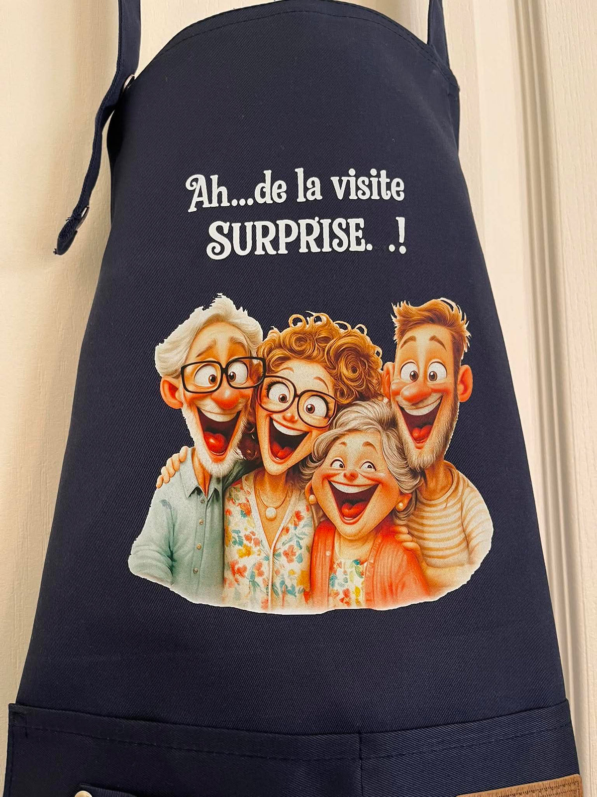 Tabliers, tasse et porte bouteille imprimés sur mesure - Créations p’ART Amour