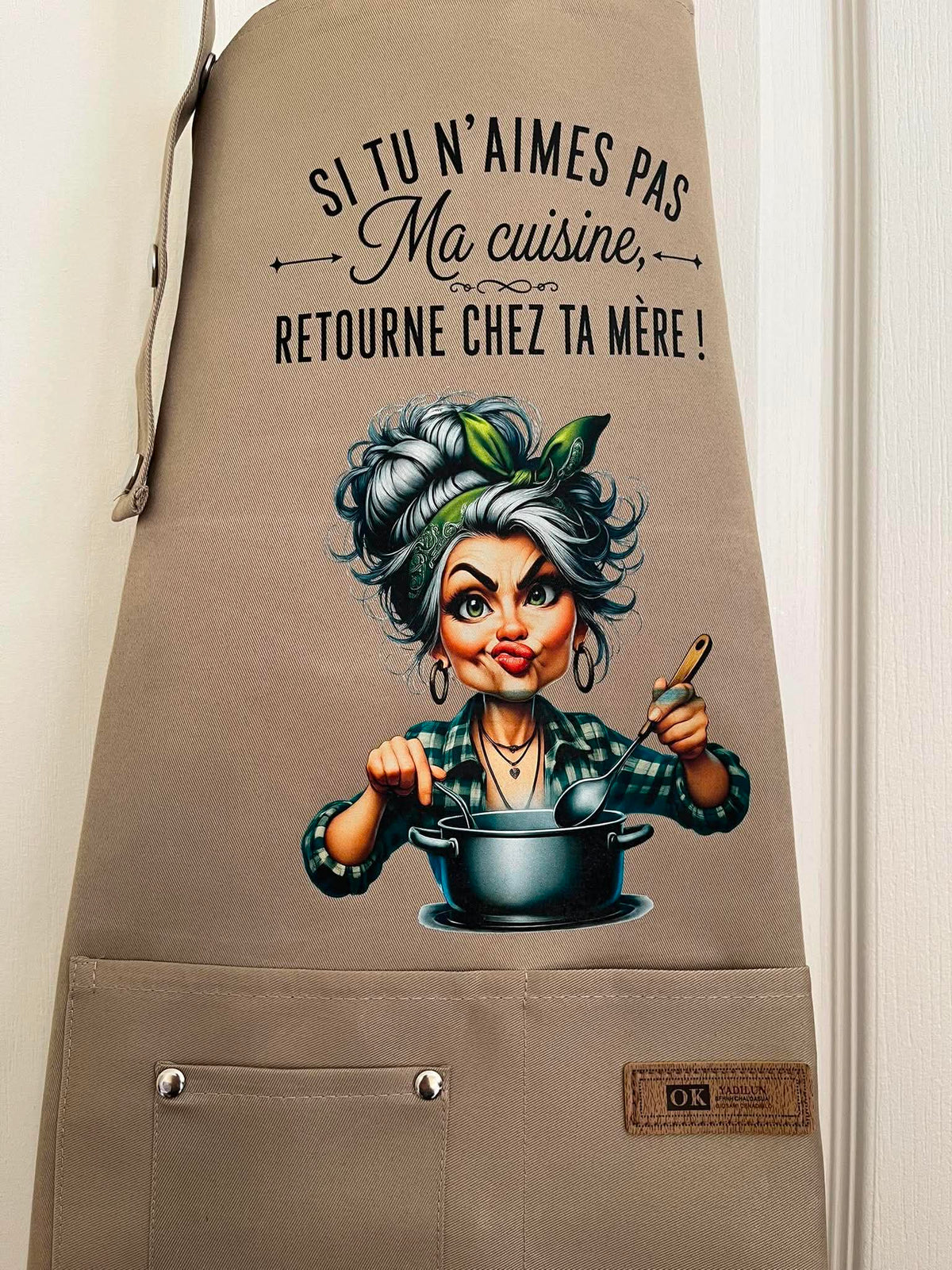 Tabliers, tasse et porte bouteille imprimés sur mesure - Créations p’ART Amour